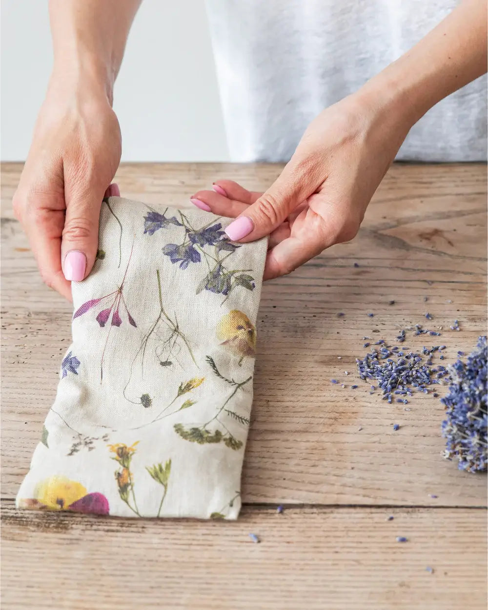MagicLinen - Leinen-Augenkissen mit botanischem Druck | Blumendruck