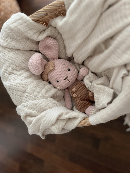 Rosa Häschen mit Schokosplit-Hose Kuscheltier ma'lea