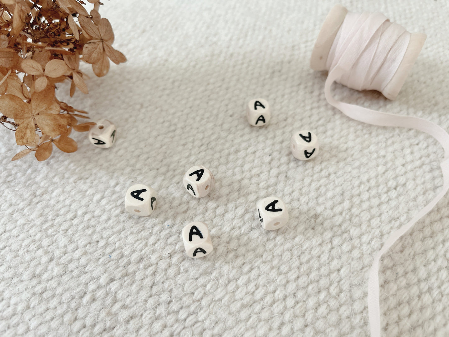 Geprägte Buchstabenwürfel, 10 mm, A malea.boutique