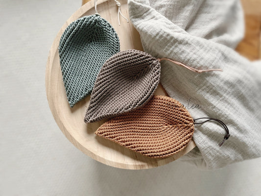 Handgemachter karamellfarbener Topflappen in Blattform Topflappen malea.boutique