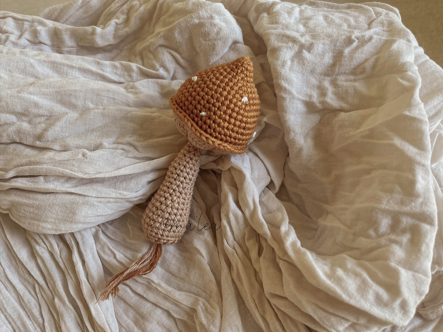 Mushroom Rattle Cinnamon