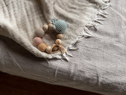 Greifling mit Walfischrassel Babyrassel ma'lea