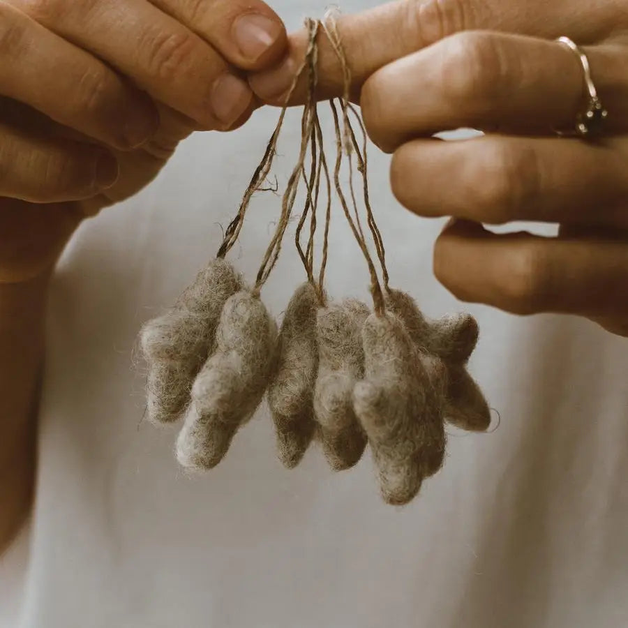 Stars of Wonder - Natural Wool Dekoration Goldrick