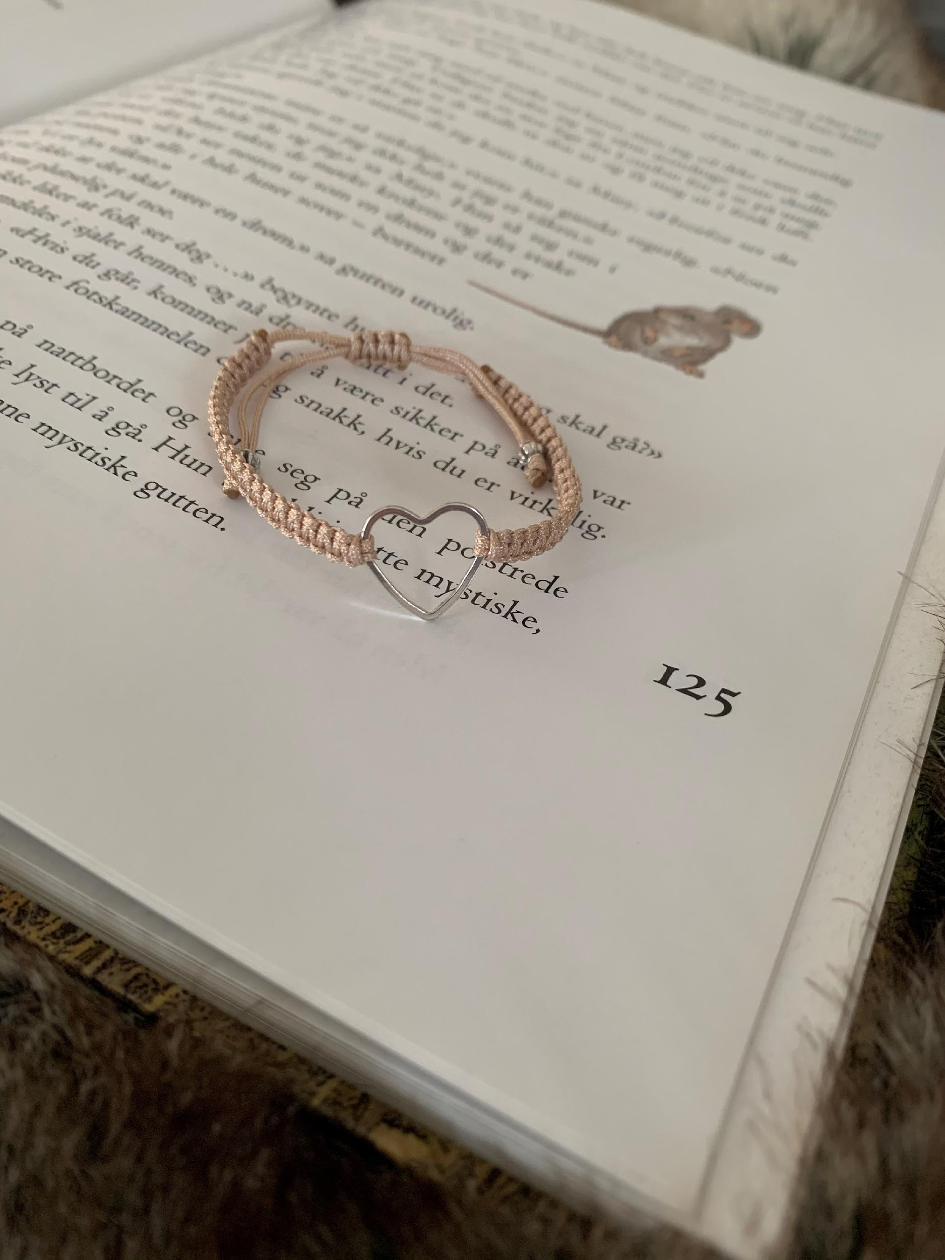 Kinder Macramé-Armband Beige mit silbernem Herz