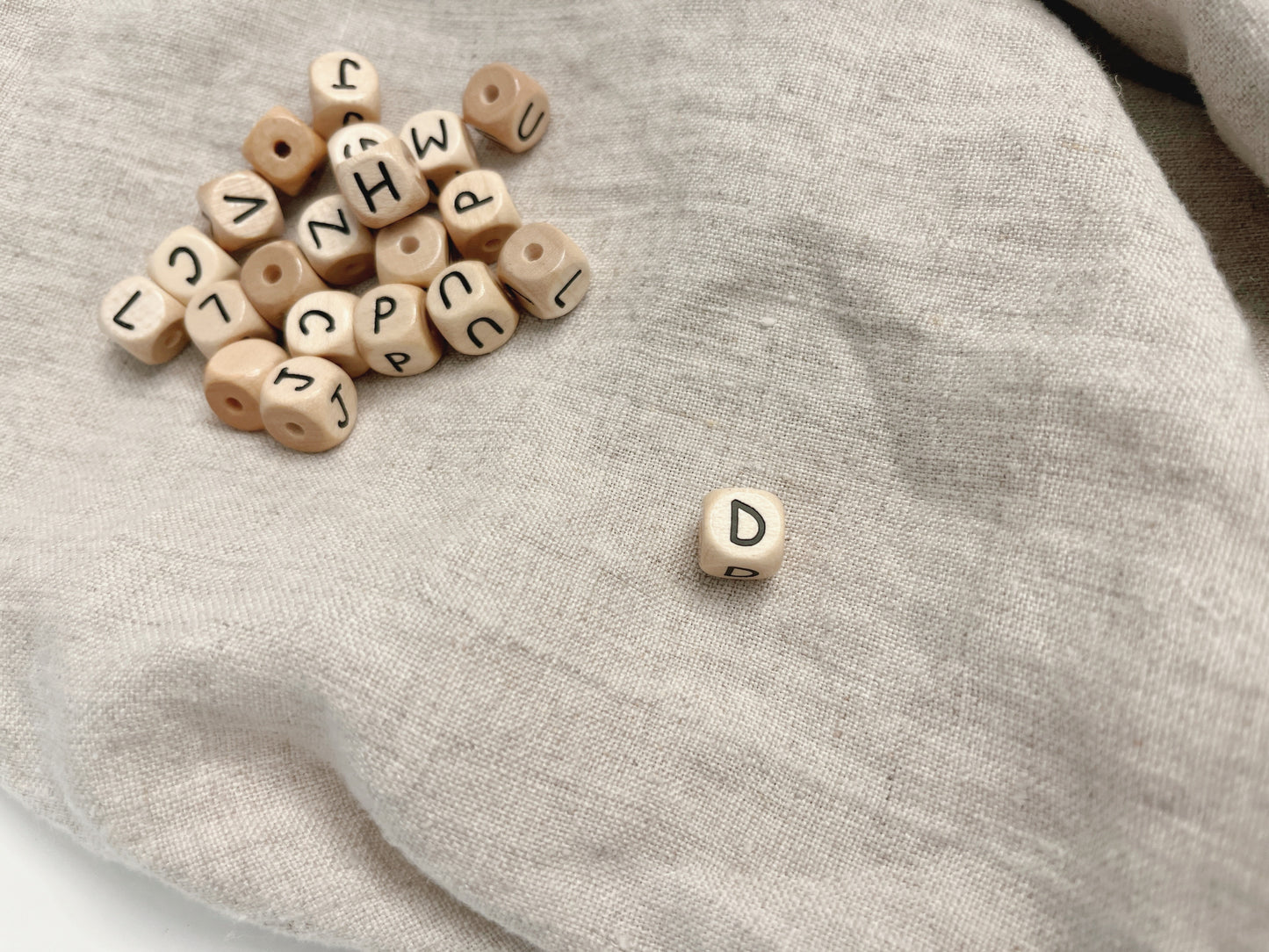 Geprägte Buchstabenwürfel, 10 mm, D