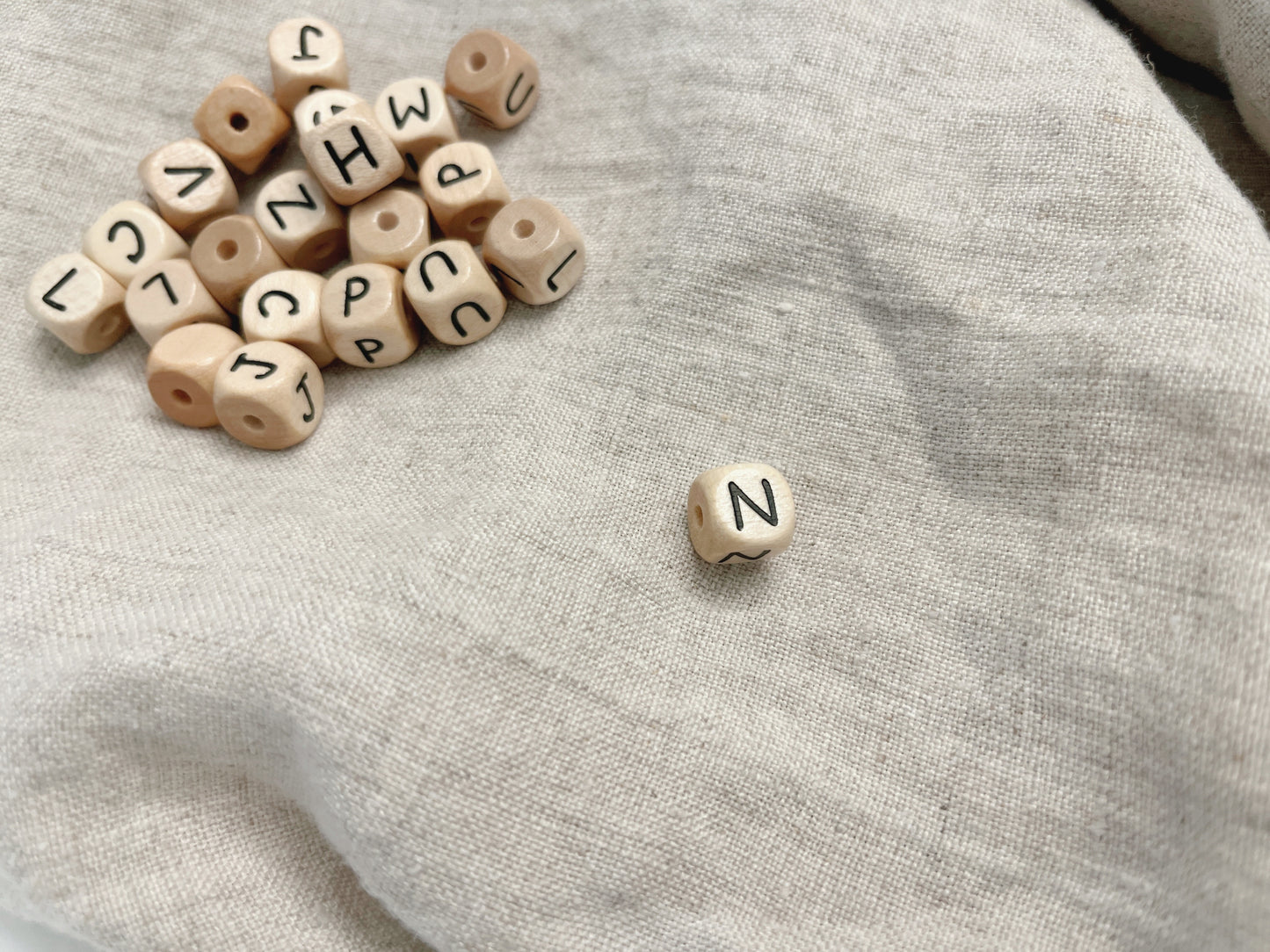 Geprägte Buchstabenwürfel, 10 mm, N malea.boutique