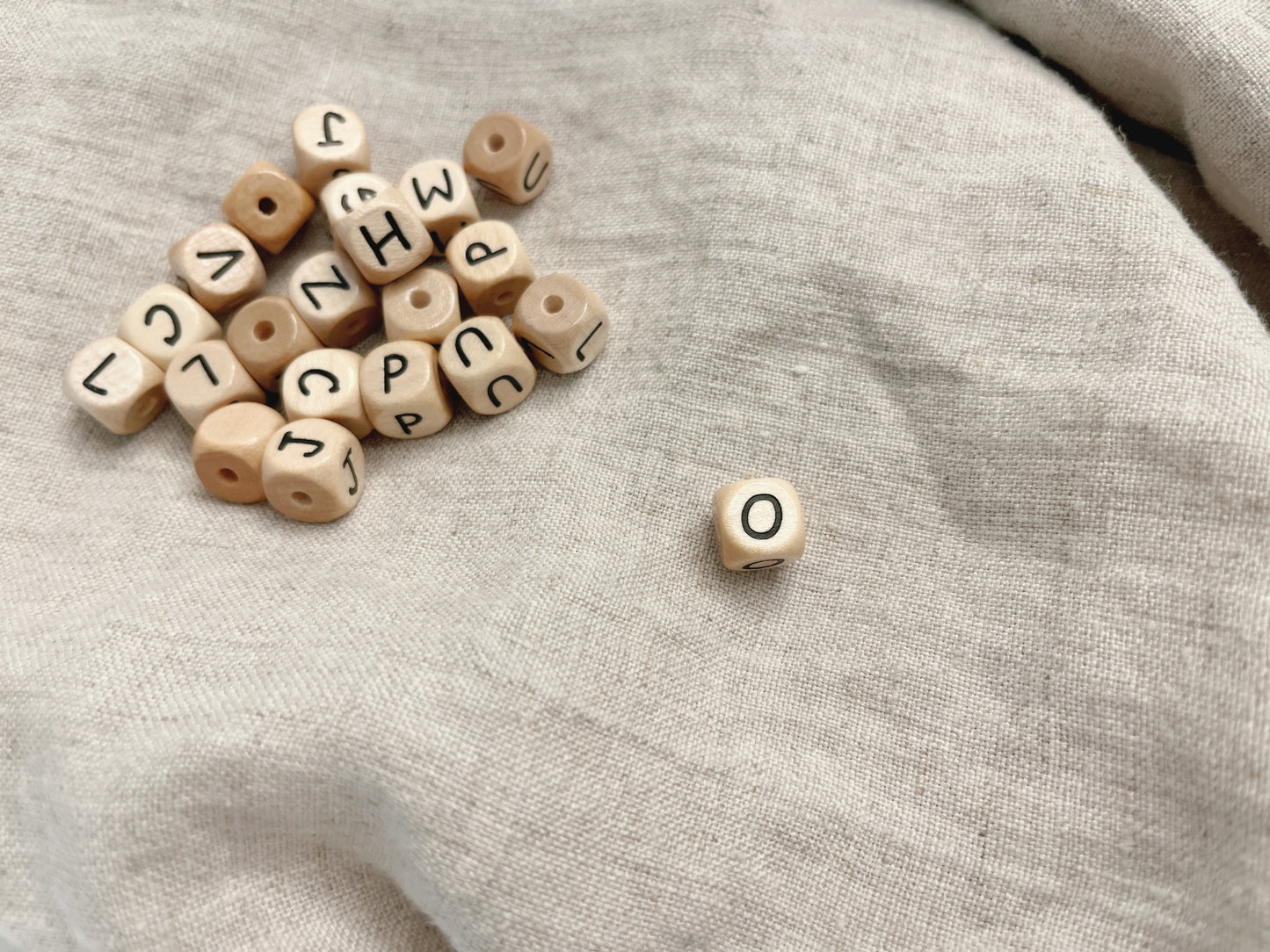Geprägte Buchstabenwürfel, 10 mm, O