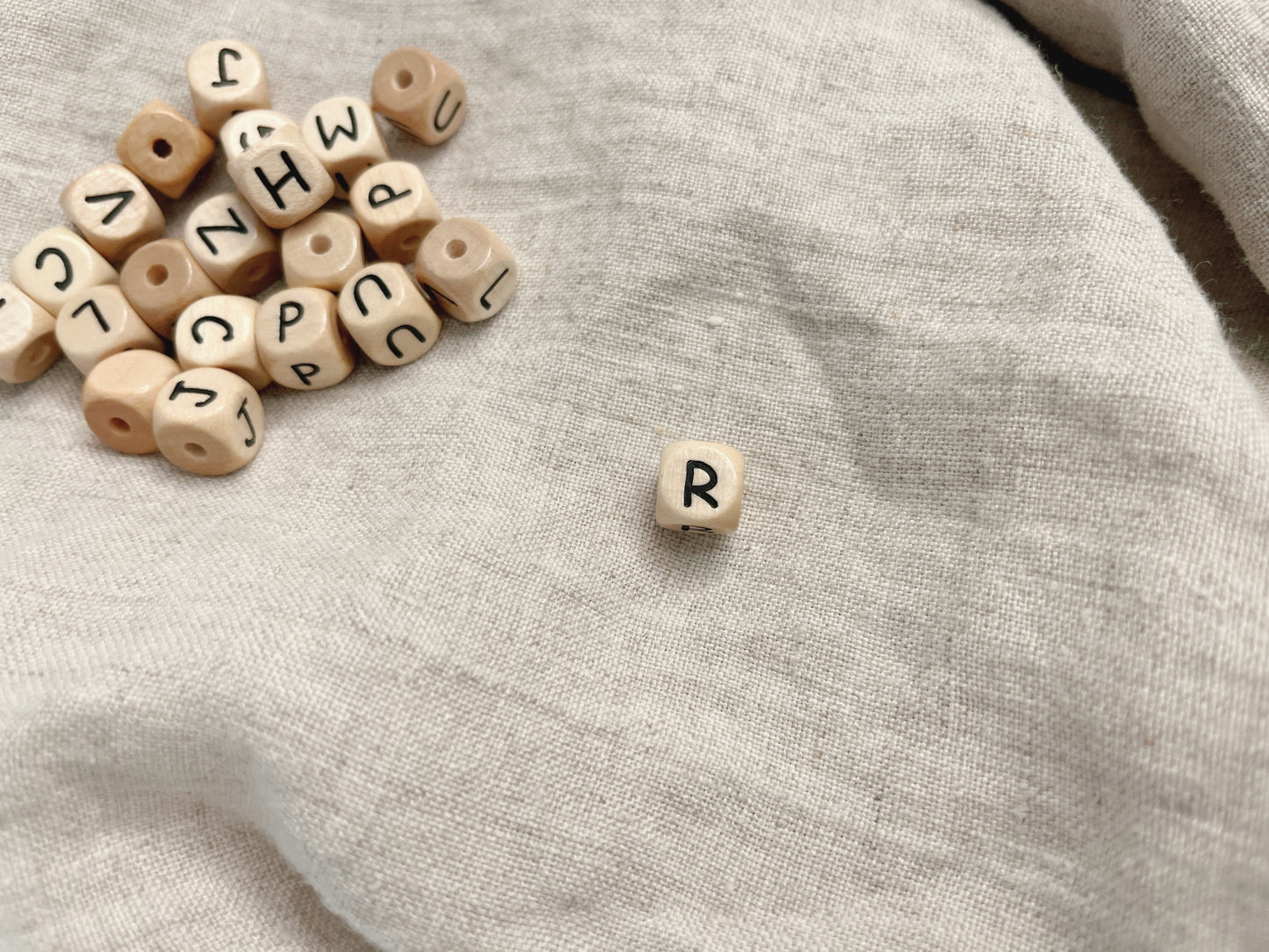 Geprägte Buchstabenwürfel, 10 mm, R