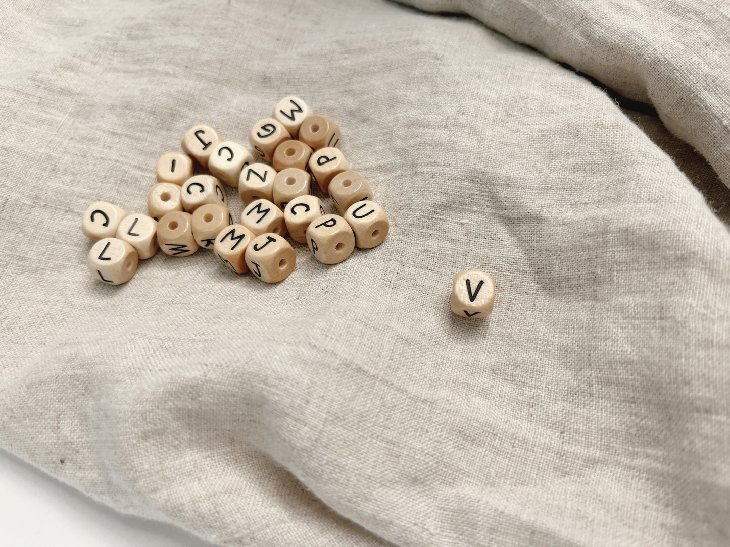 Geprägte Buchstabenwürfel, 10 mm, V