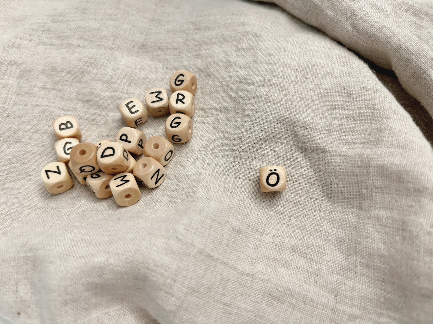 Geprägte Buchstabenwürfel, 10 mm, Ö malea.boutique