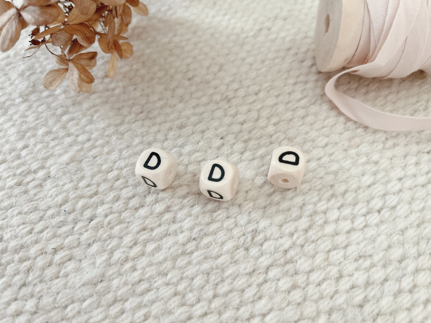 Geprägte Buchstabenwürfel, 10 mm, D
