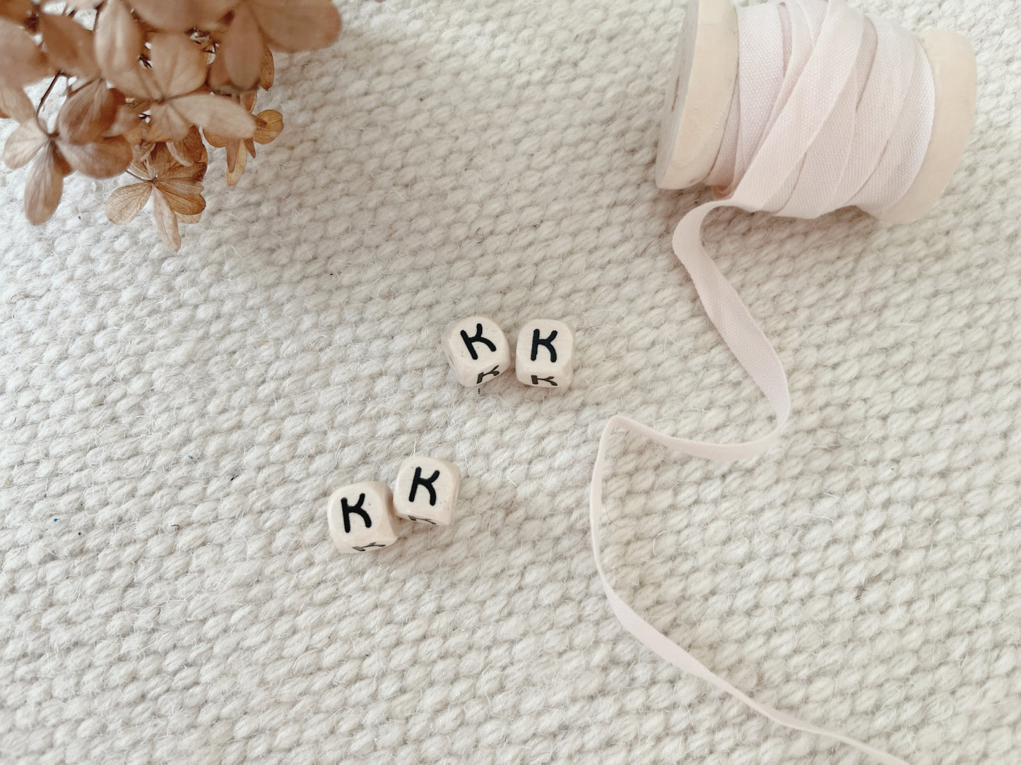 Geprägte Buchstabenwürfel, 10 mm, K