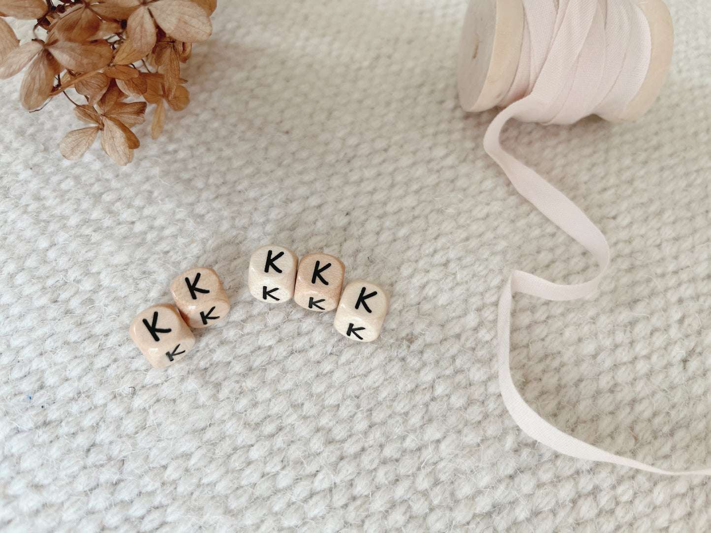 Geprägte Buchstabenwürfel, 10 mm, K