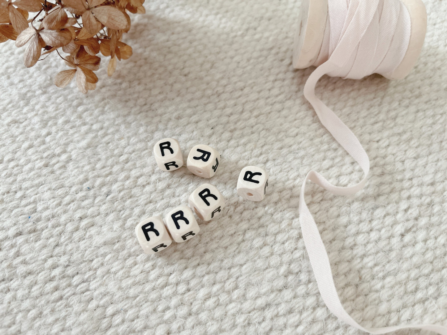 Geprägte Buchstabenwürfel, 10 mm, R