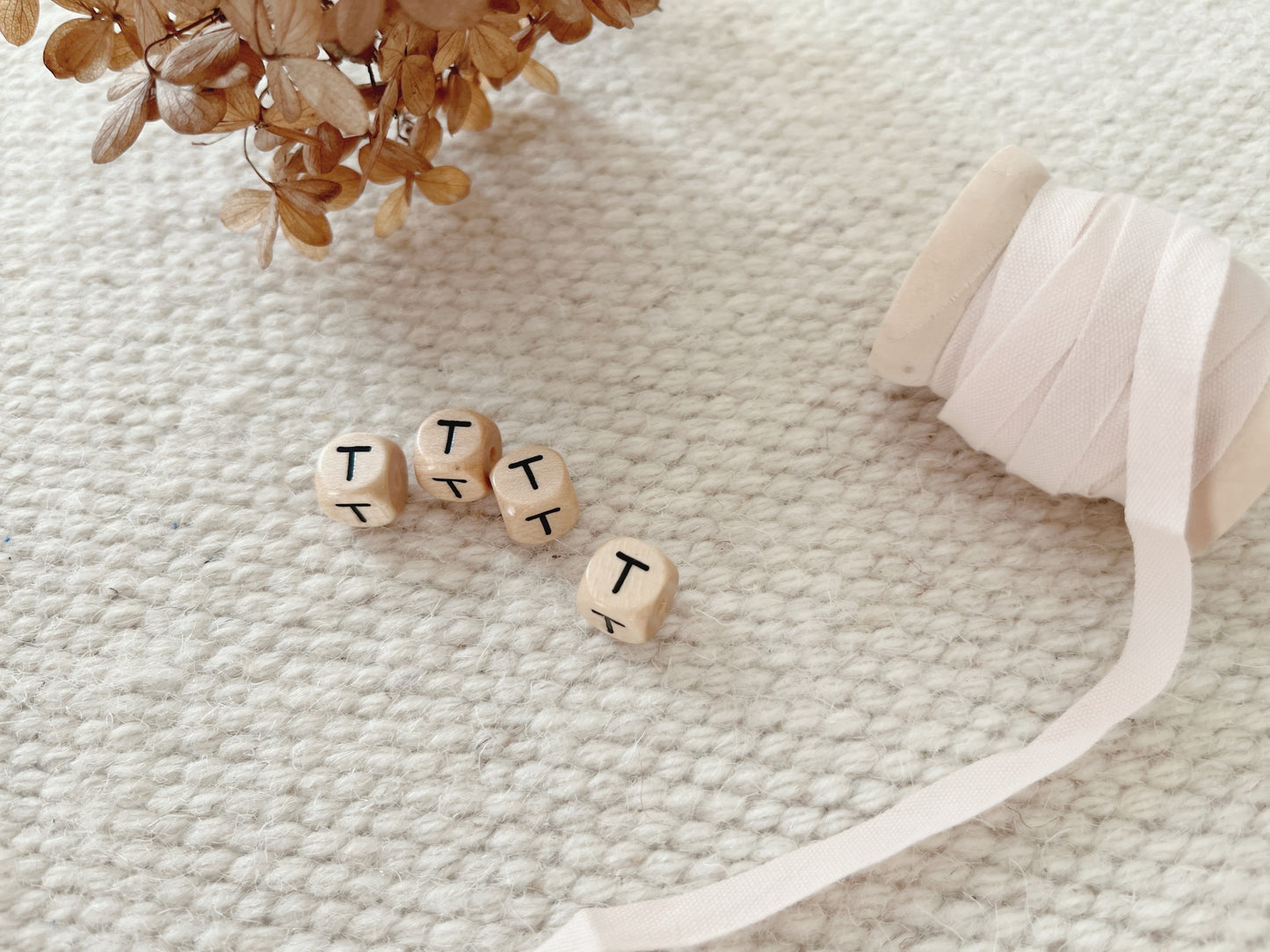 Geprägte Buchstabenwürfel, 10 mm, T