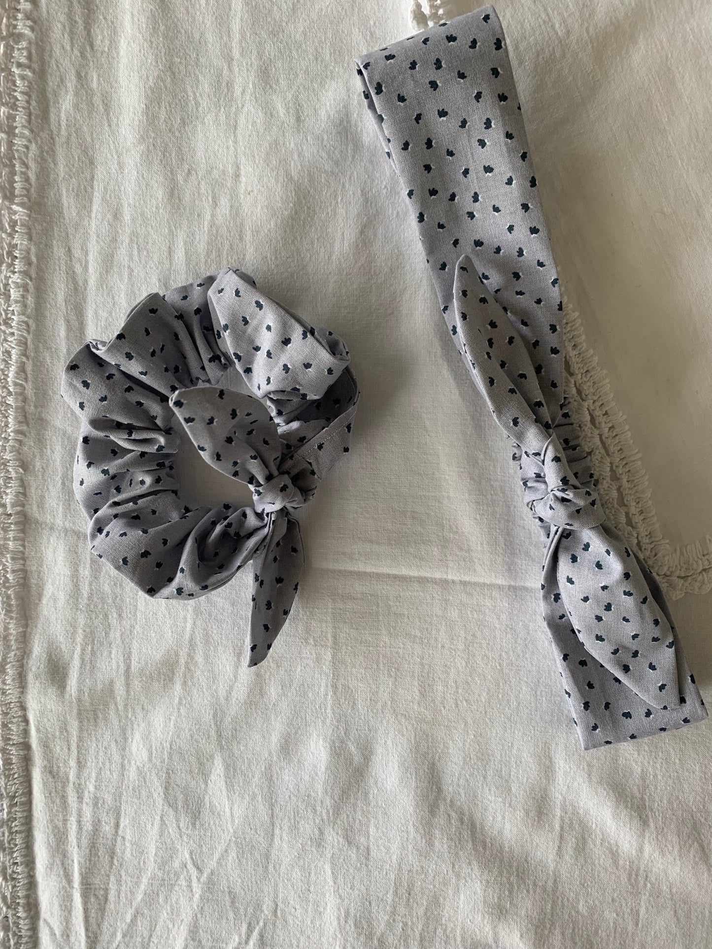 Set aus Haarband mit Scrunchie