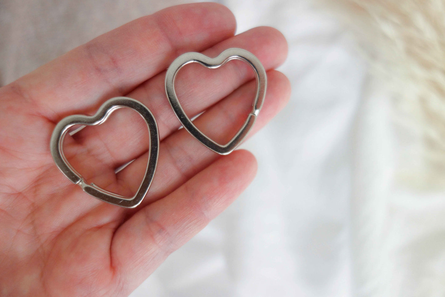 Metallanhänger in Herzform – Herzförmiger Metallanhänger für jeden Anlass - Malea.boutique