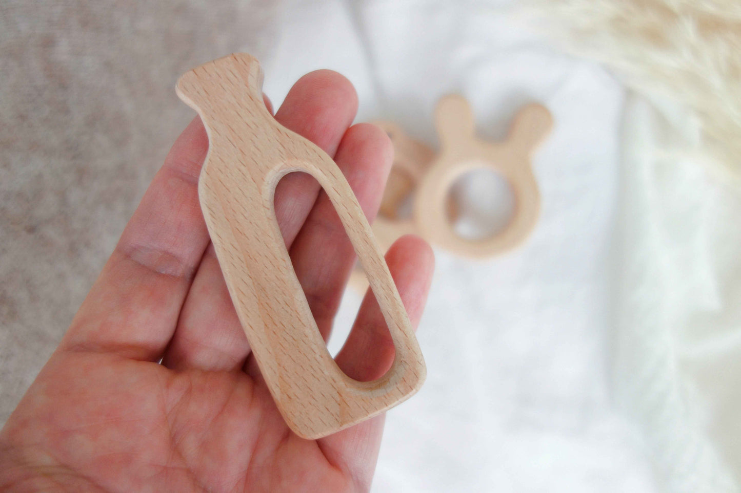 Greifling Milchflasche aus Holz für Babys und Kleinkinder - Malea.boutique