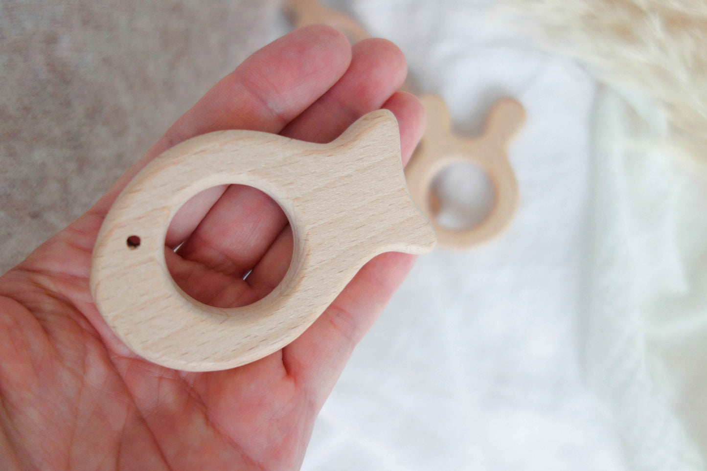 Greifling Fisch aus Holz – Natürlicher Spielspass für Babys - Malea.boutique