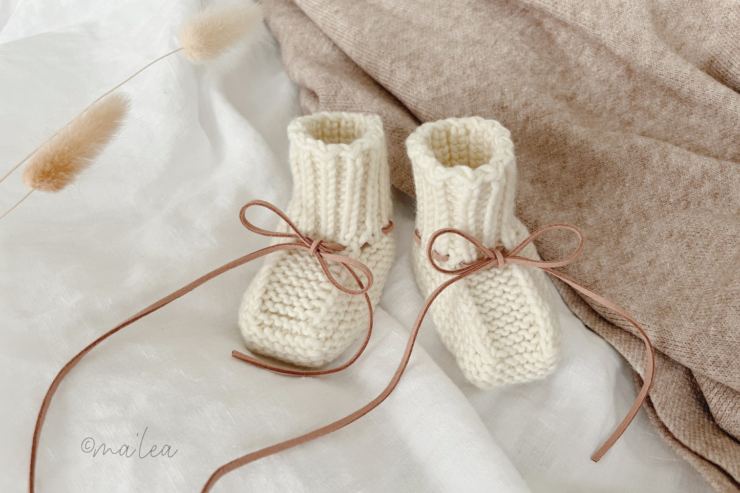 Babysocken mit Lederband