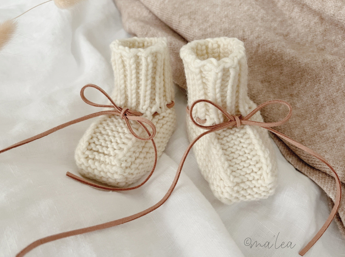 Babysocken mit Lederband