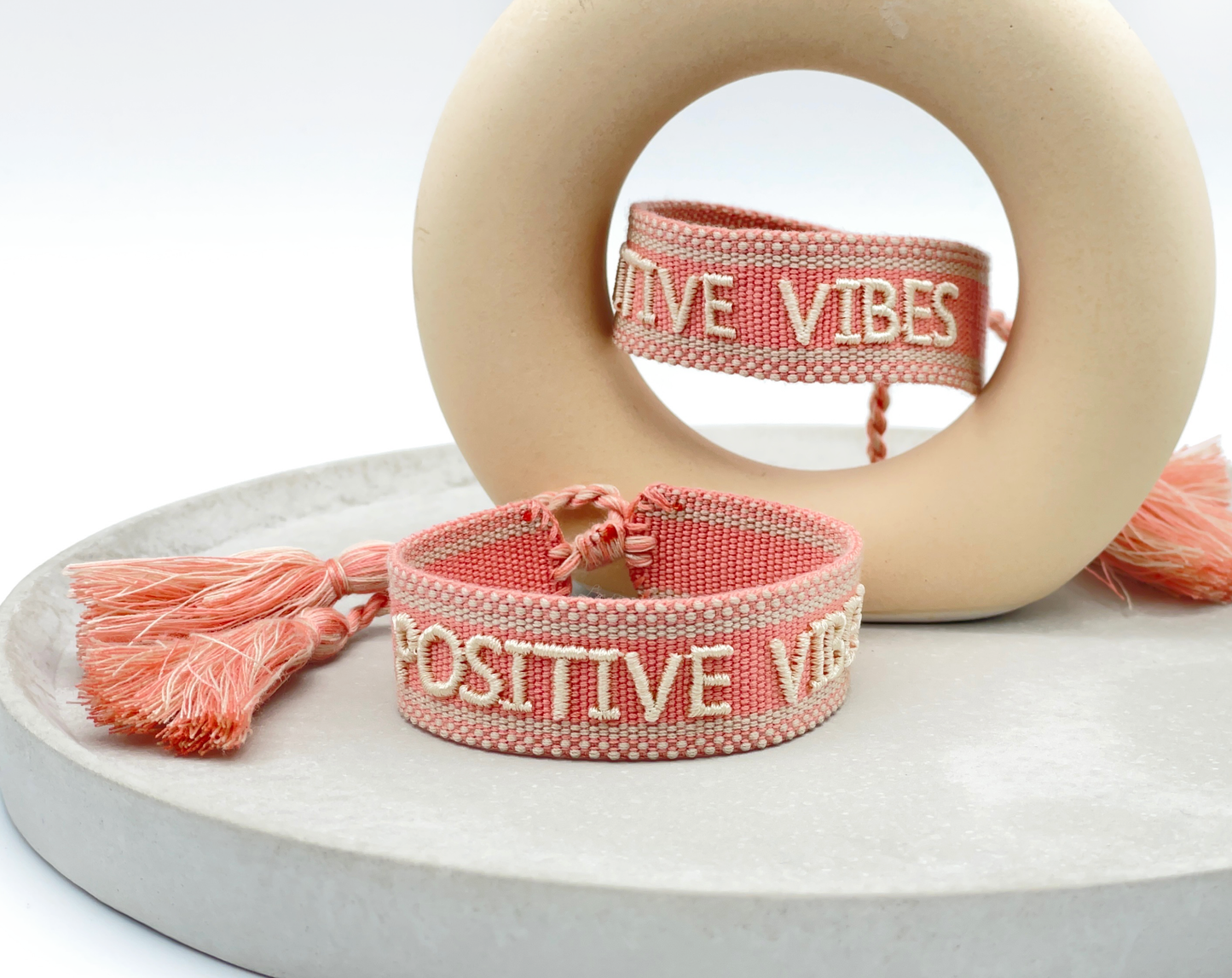 POSITIVE VIBES Statement Armband gewebt, bestickt