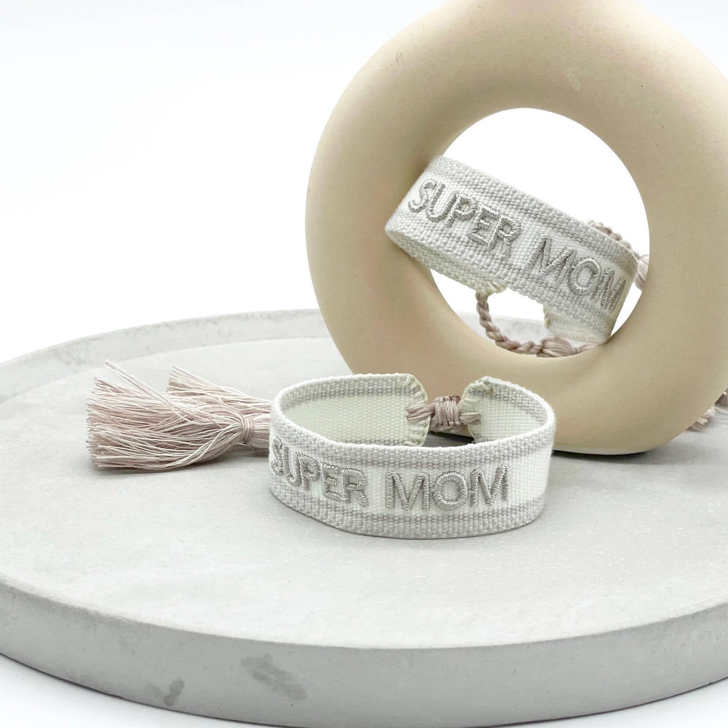 SUPER MOM Statement Armband gewebt, bestickt