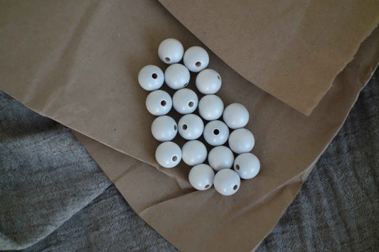Rundperlen 15 mm weiss für kreative Projekte - Malea.boutique