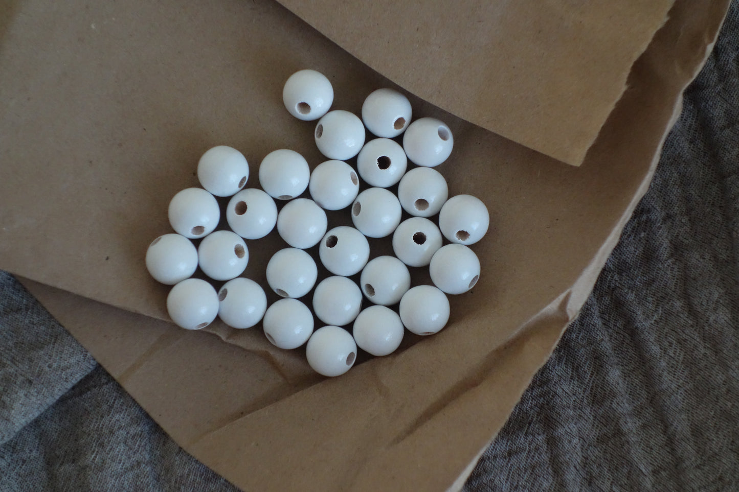Round beads white - 12mm