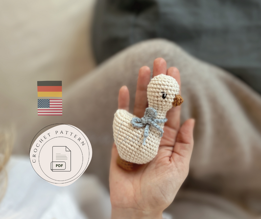 Instructions for Mika the Goose (Digital Download in German and English)